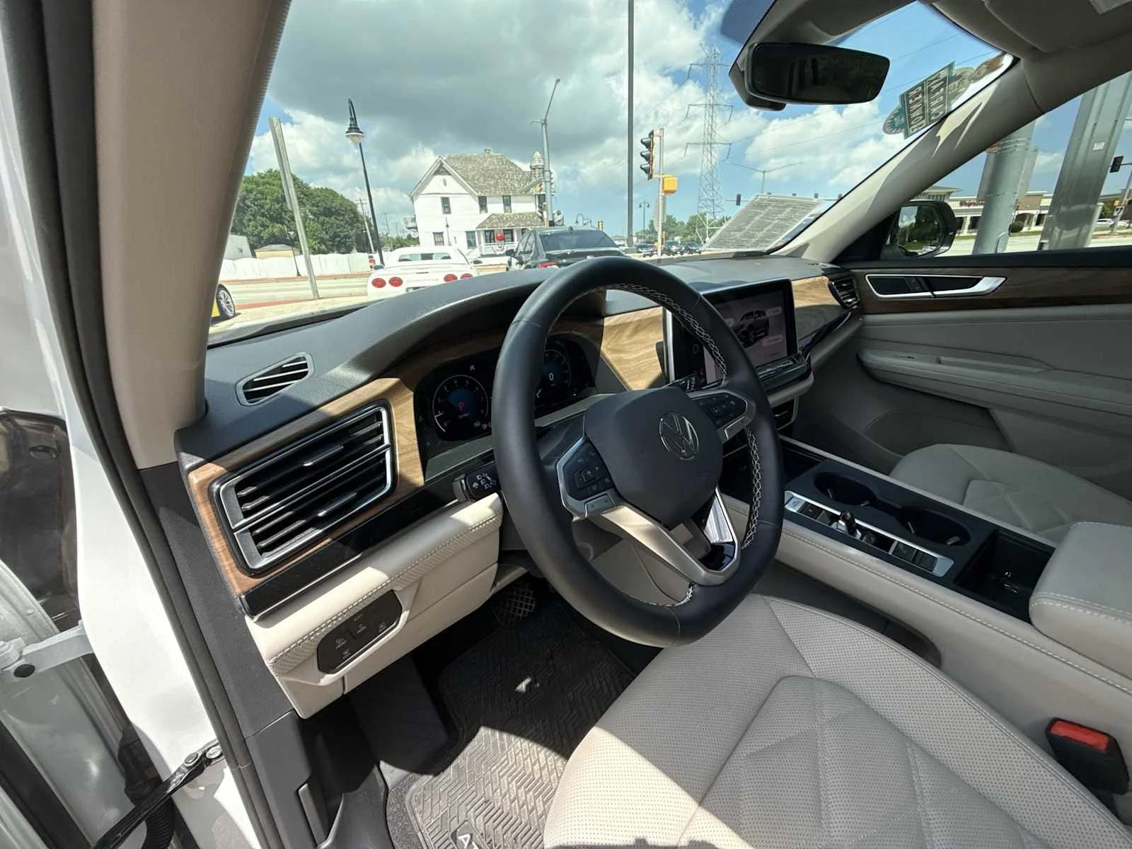 2025 Volkswagen Atlas SE - Photo 10
