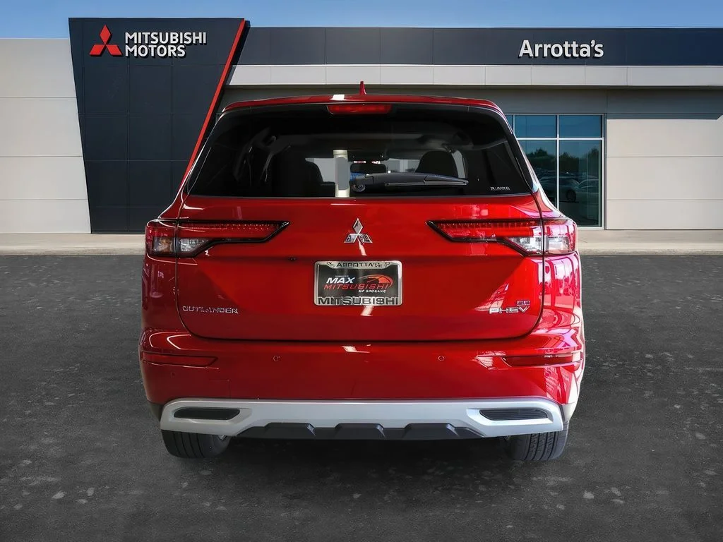 New 2025 Red Diamond Mitsubishi SE image 6
