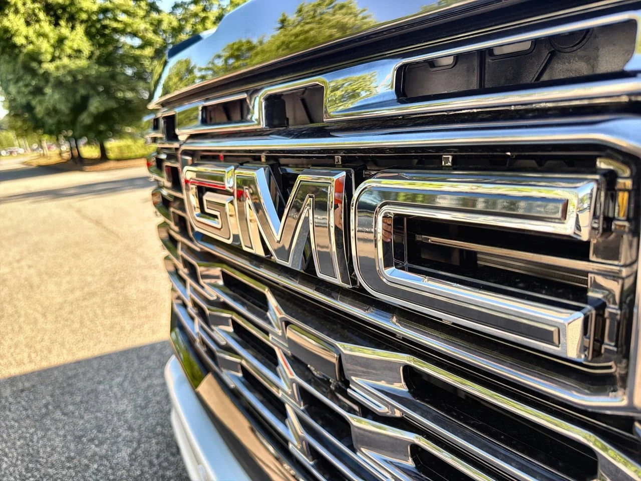 New 2026 Glacier White Tricoat GMC Denali Ultimate image 26