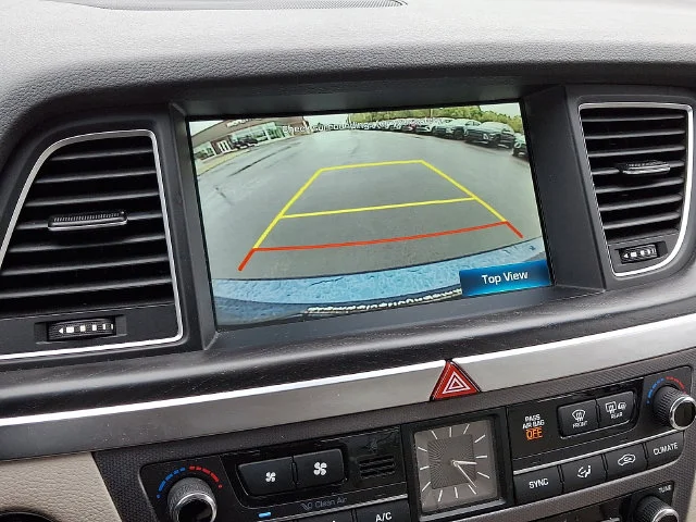 Used 2016 Blue Hyundai 3.8 image 19