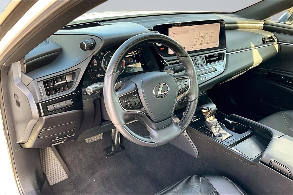 Used 2024 White Lexus 350 Luxury image 11