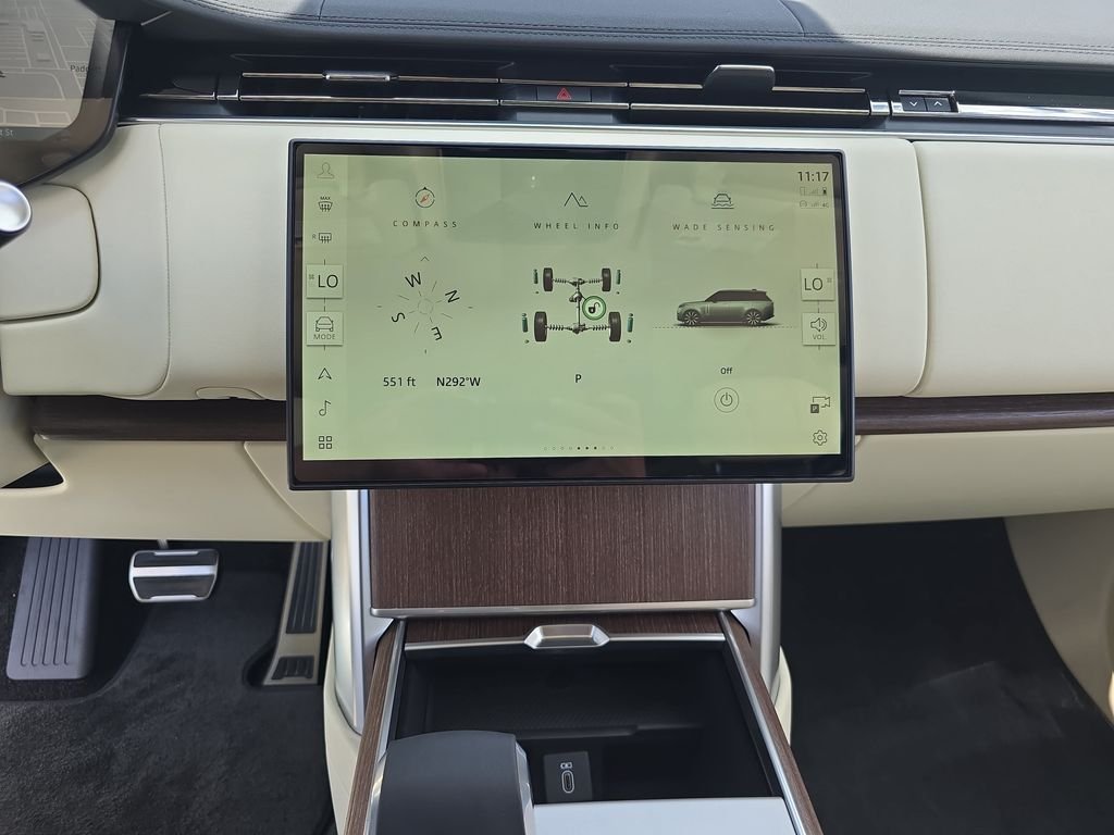 New 2026 Fuji White Land Rover SE image 22