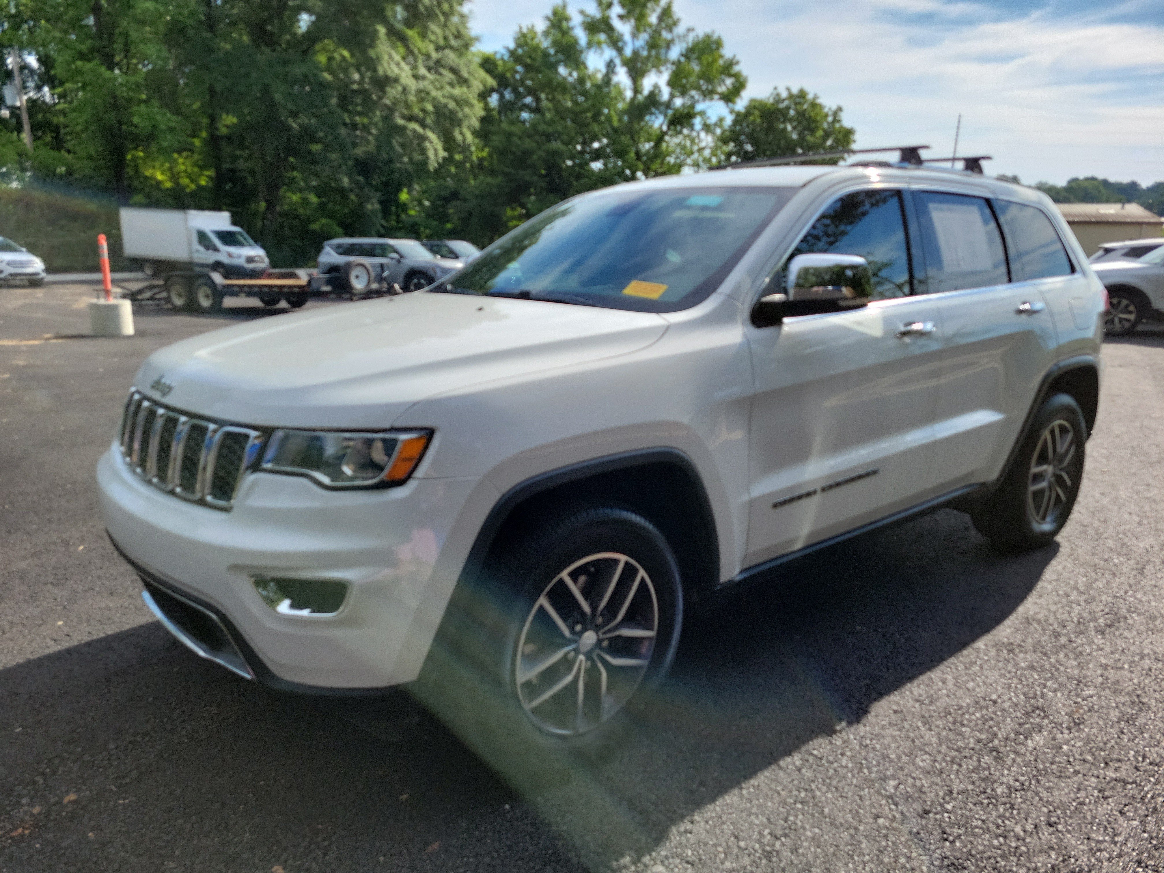 Used 2018 Bright White Clearcoat Jeep Limited image 3