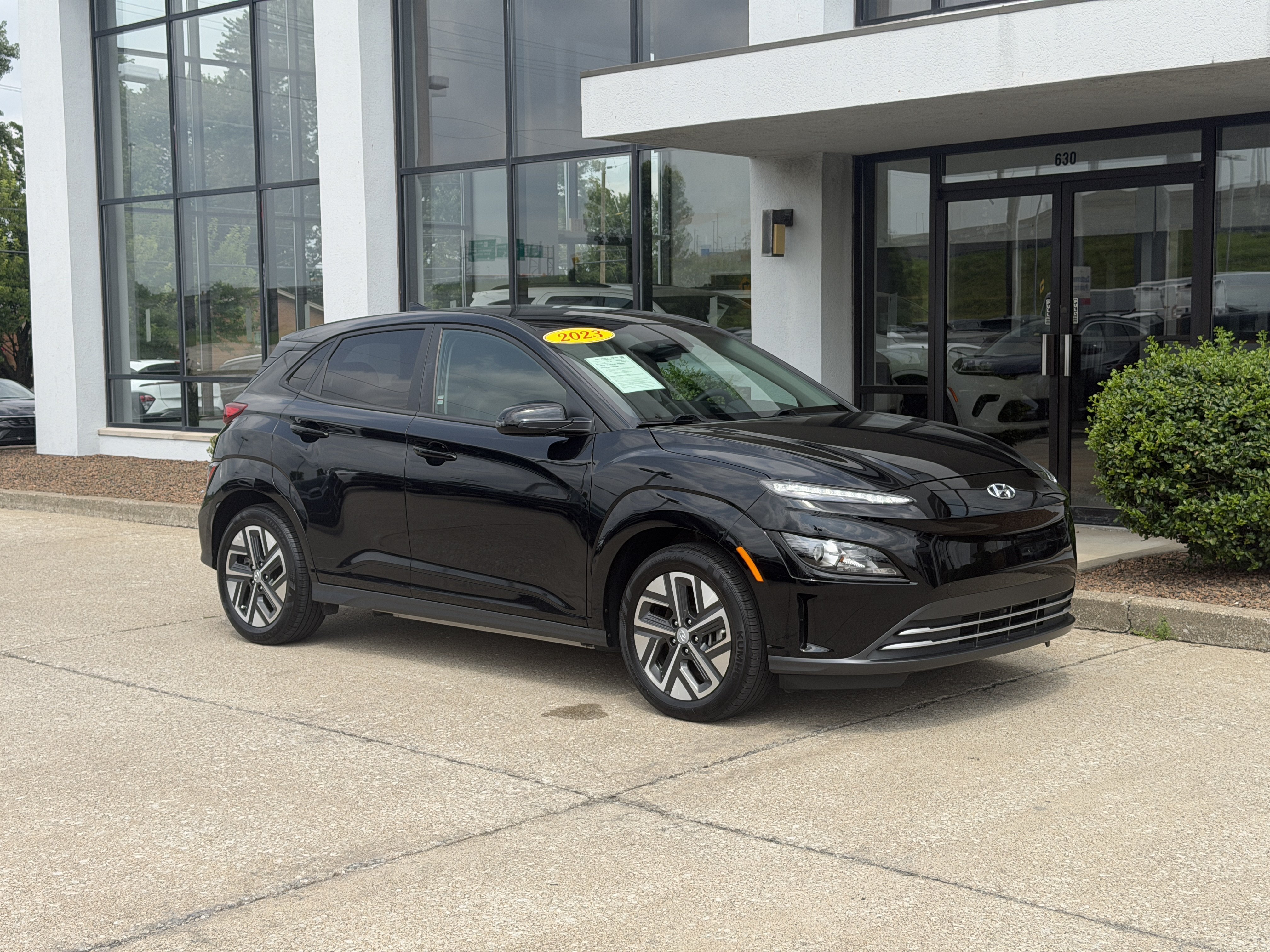 Used 2023 Hyundai Kona EV SE with VIN KM8K23AG6PU176646 for sale in Jeffersonville, IN