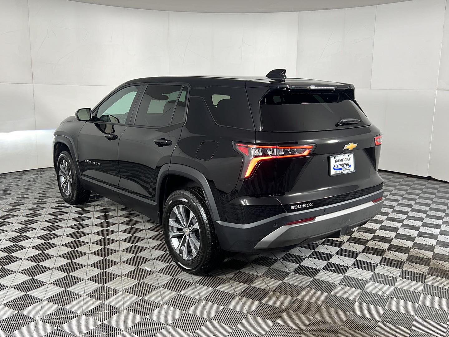 2026 Chevrolet Equinox LT - Photo 31