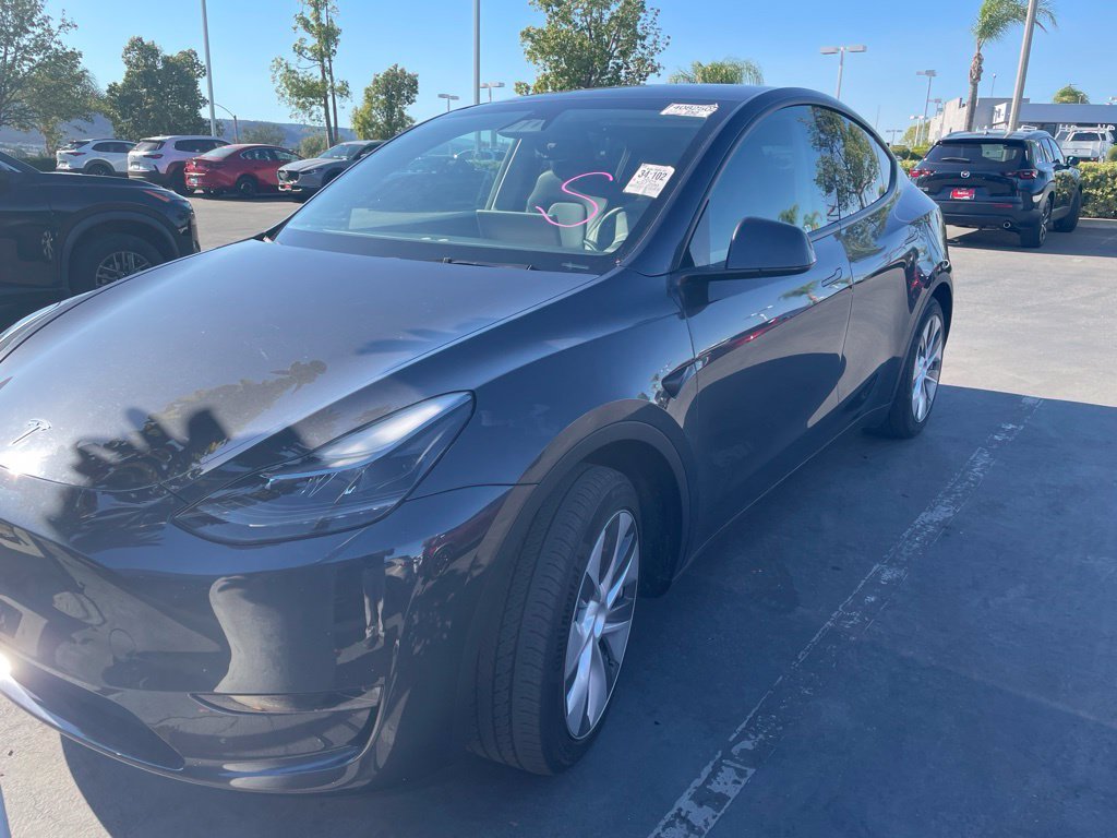 Used 2024  Tesla  image 3