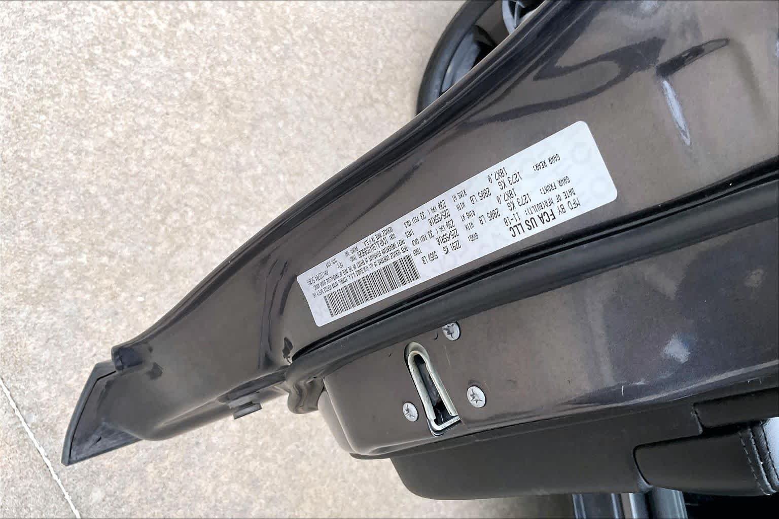 Used 2019 Granite Crystal Metallic Clearcoat Jeep Altitude image 34
