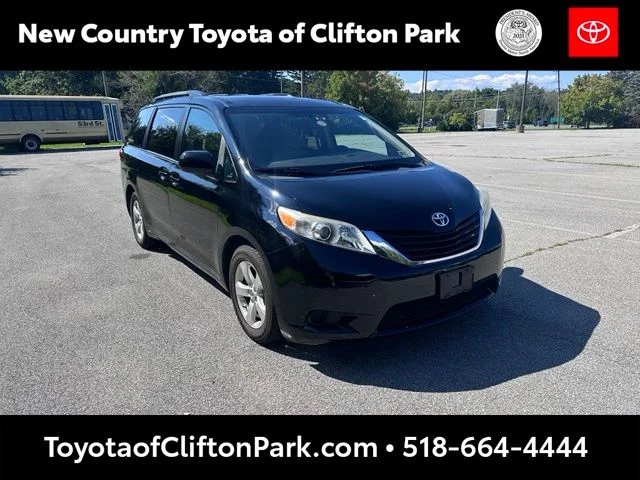 2017 Toyota Sienna LE