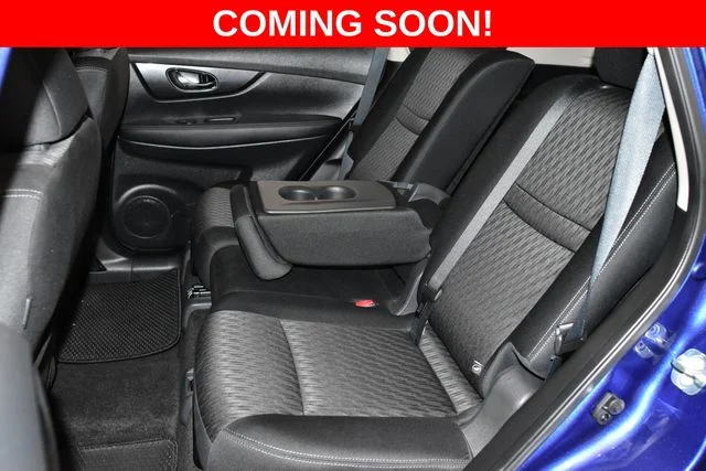 Used 2017 Blue Nissan S image 19