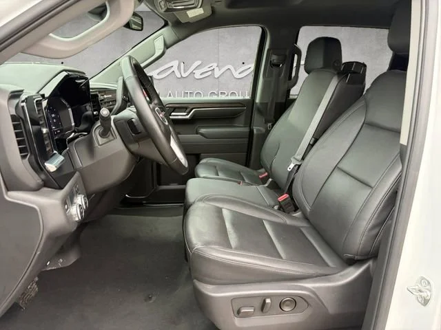 Used 2025 Summit White GMC SLT image 19