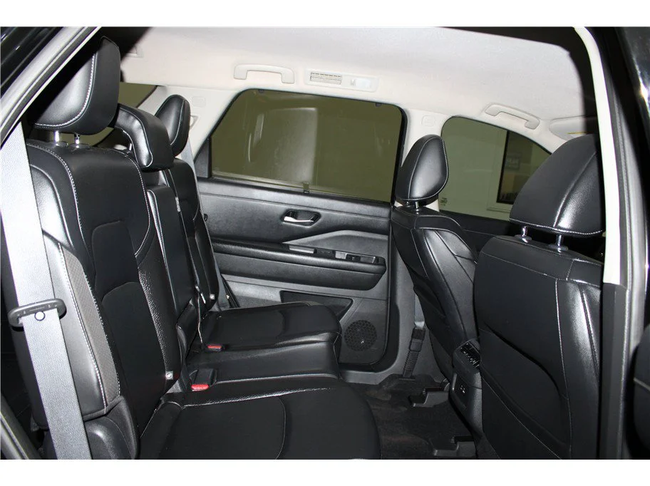 Used 2022 Super Black Nissan SL image 20