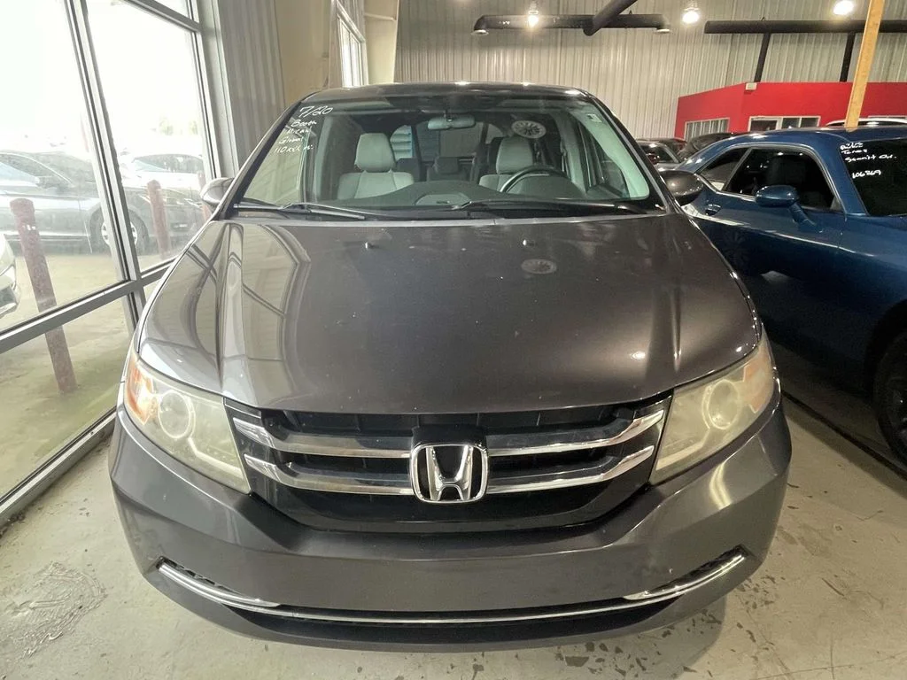 Used 2016 Gray Honda SE image 2