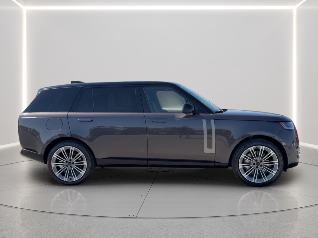 New 2026 Charente Grey Land Rover SE image 4