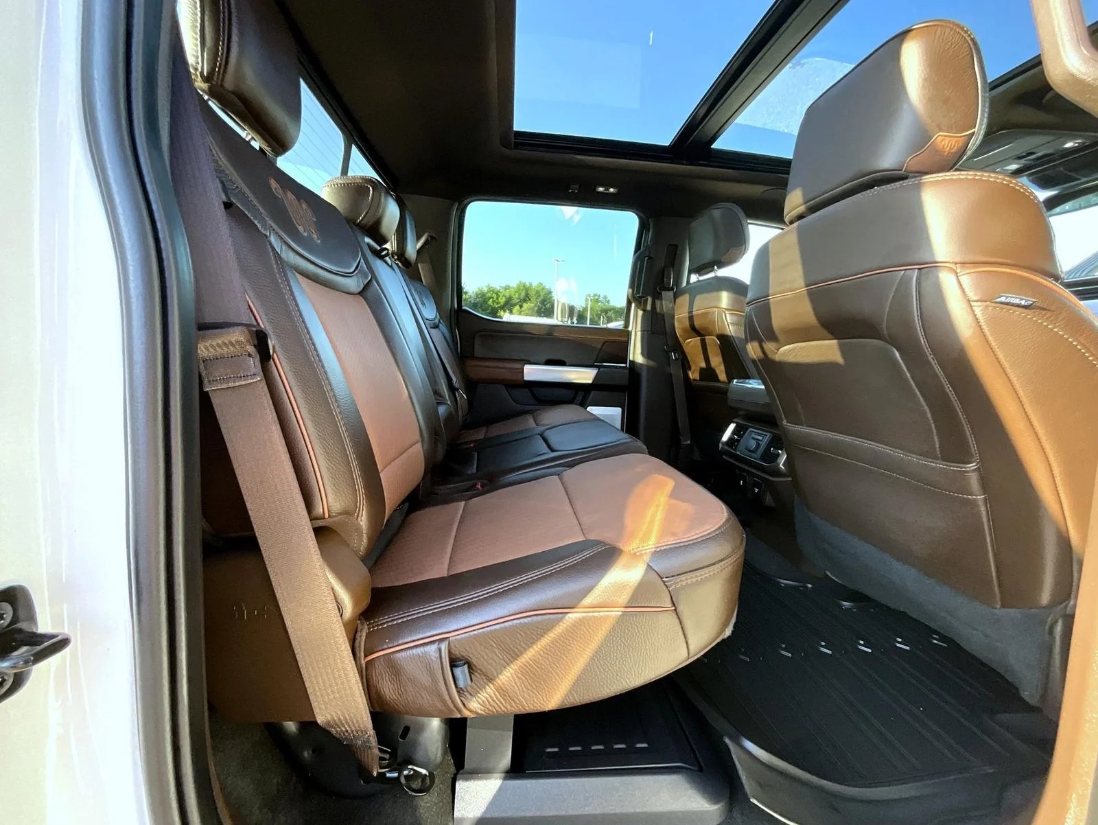 Used 2025 White Ford King Ranch image 23
