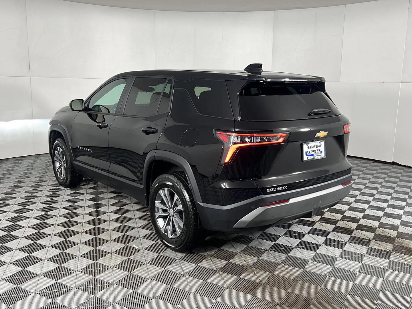 New 2026 Mosaic Black Metallic Chevrolet LT image 31