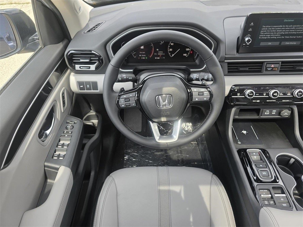 2025 Honda Pilot Touring - Photo 25