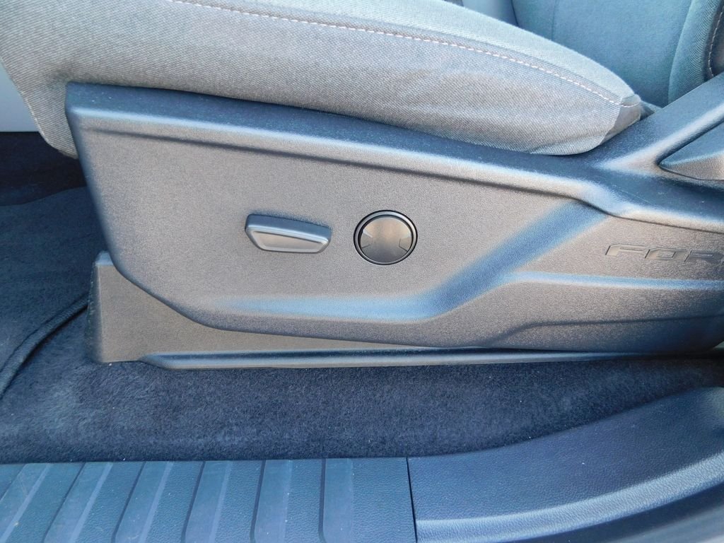 Used 2024 Silver Ford XLT image 19