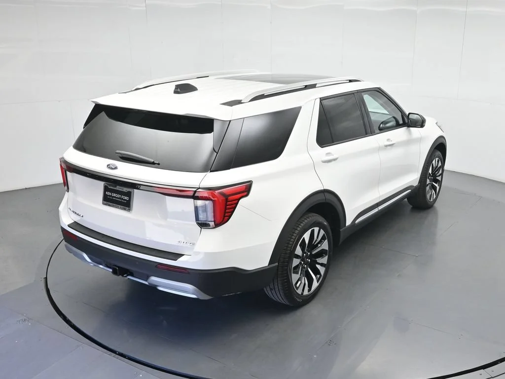 New 2026 White Ford Platinum image 38