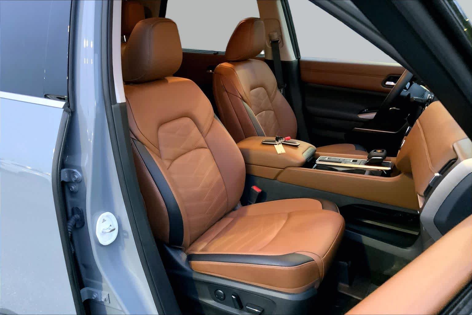 Used 2025 Boulder Gray Pearl Nissan Platinum image 8
