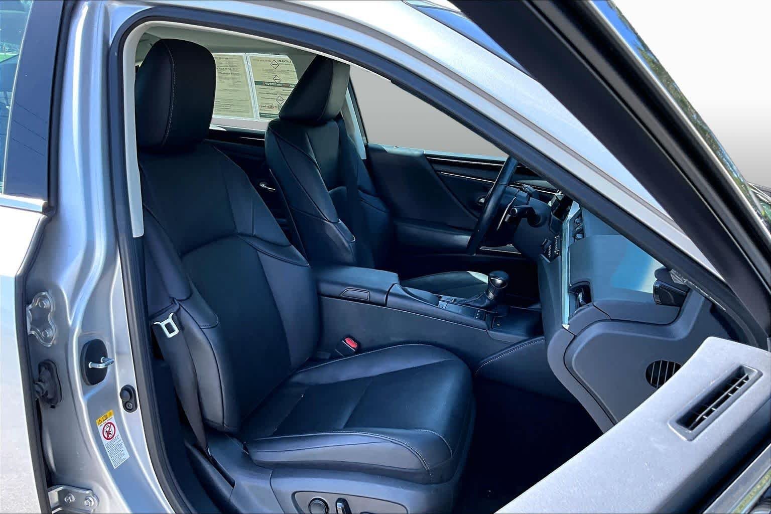 Used 2019 Silver Lining Metallic Lexus  image 9
