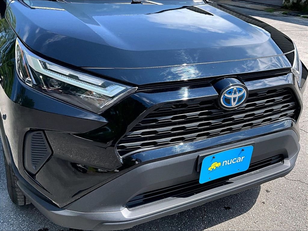Used 2022 Midnight Black Metallic Toyota XLE image 31