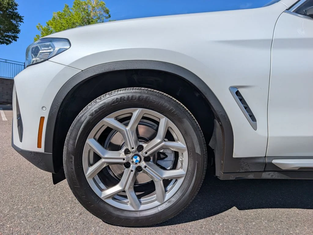 Used 2023 White Metallic BMW sDrive30i image 11