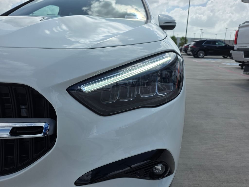 New 2026 Polar White Mercedes-Benz GLA 250 image 9
