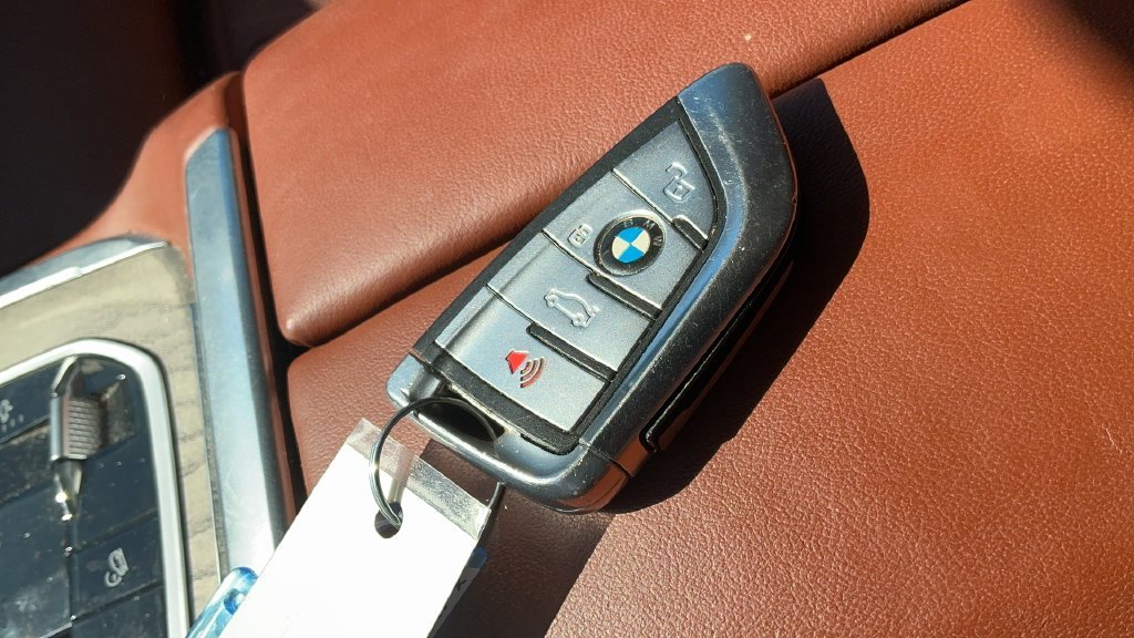 Used 2022 White BMW xDrive40i image 20
