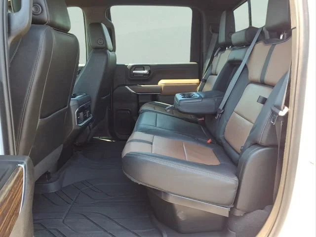 Used 2022 Iridescent Pearl Tricoat Chevrolet High Country image 21