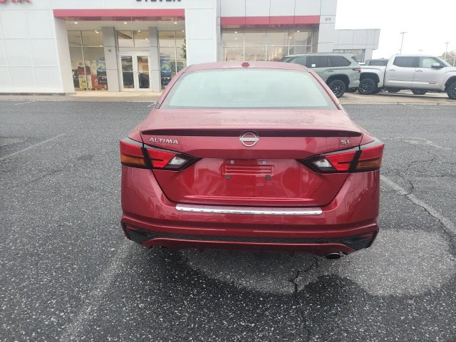 Used 2023 Red Nissan 2.5 SL image 6