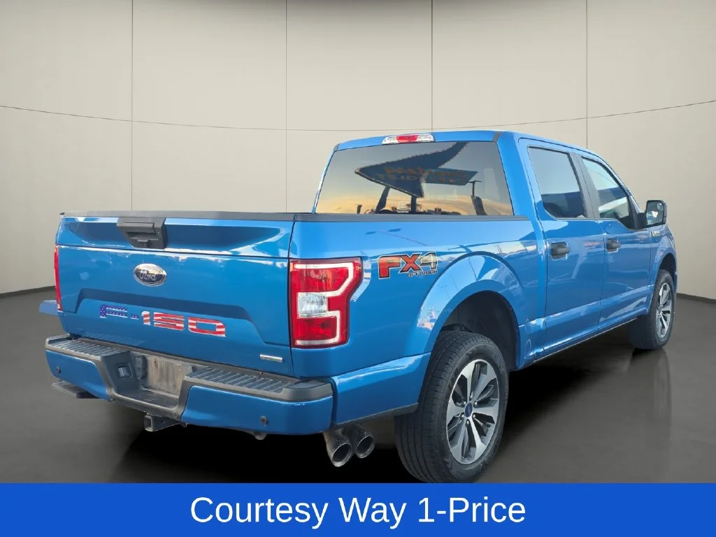 Used 2020 Blue Ford XL image 9