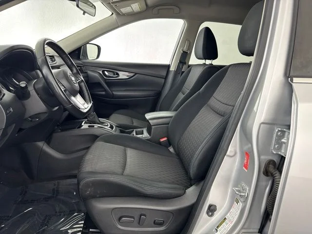 Used 2017 Silver Nissan SV image 21