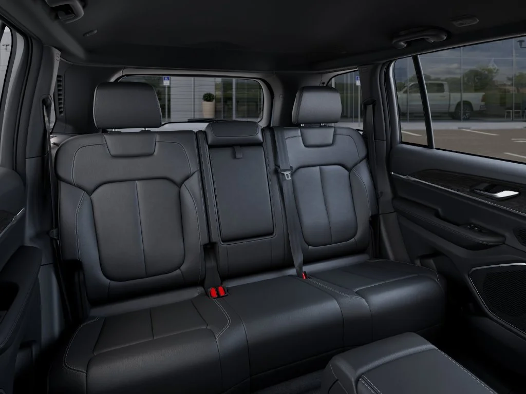 New 2027 Steel Blue Paint Jeep Limited image 15