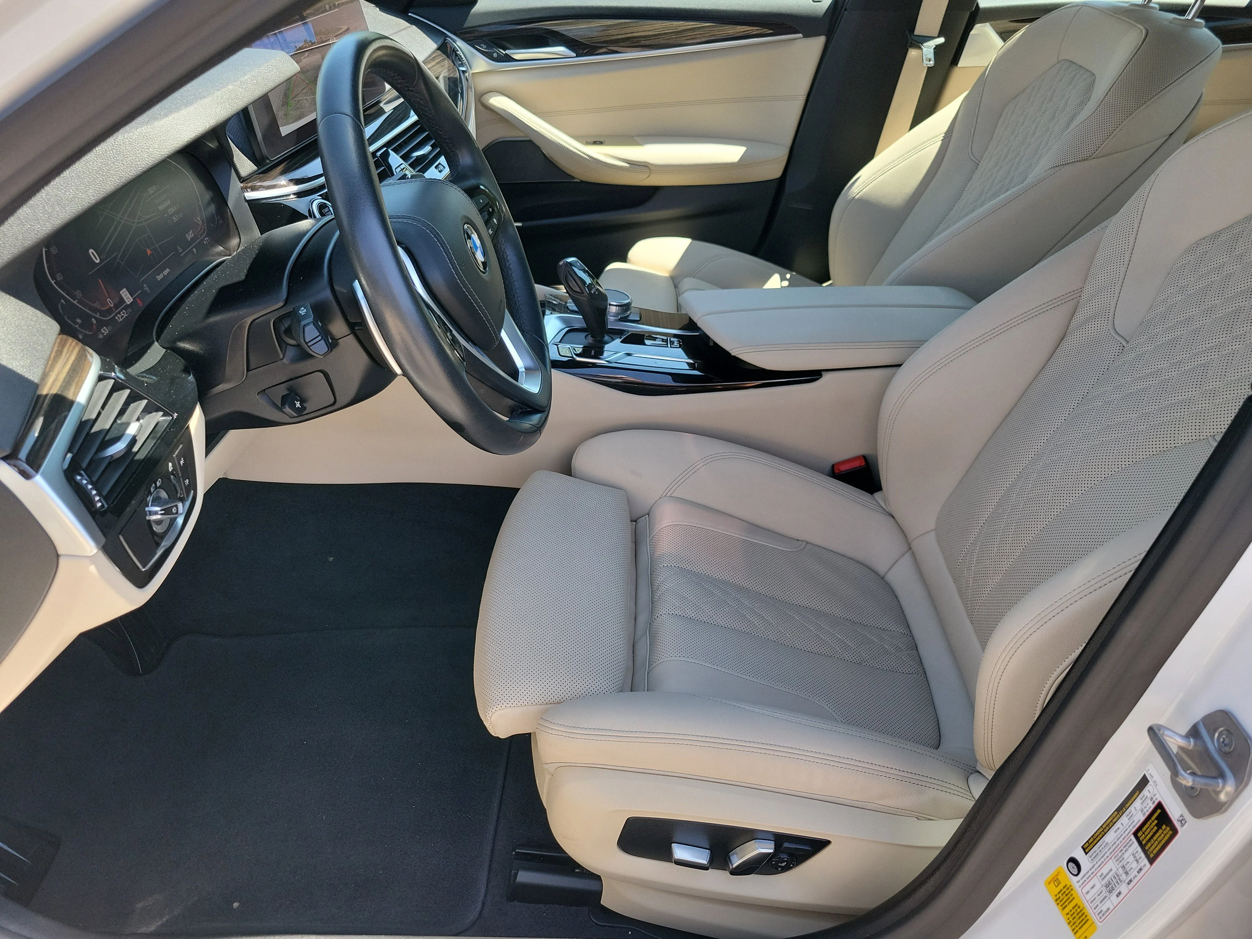 2023 BMW 5 Series 530i - Photo 6