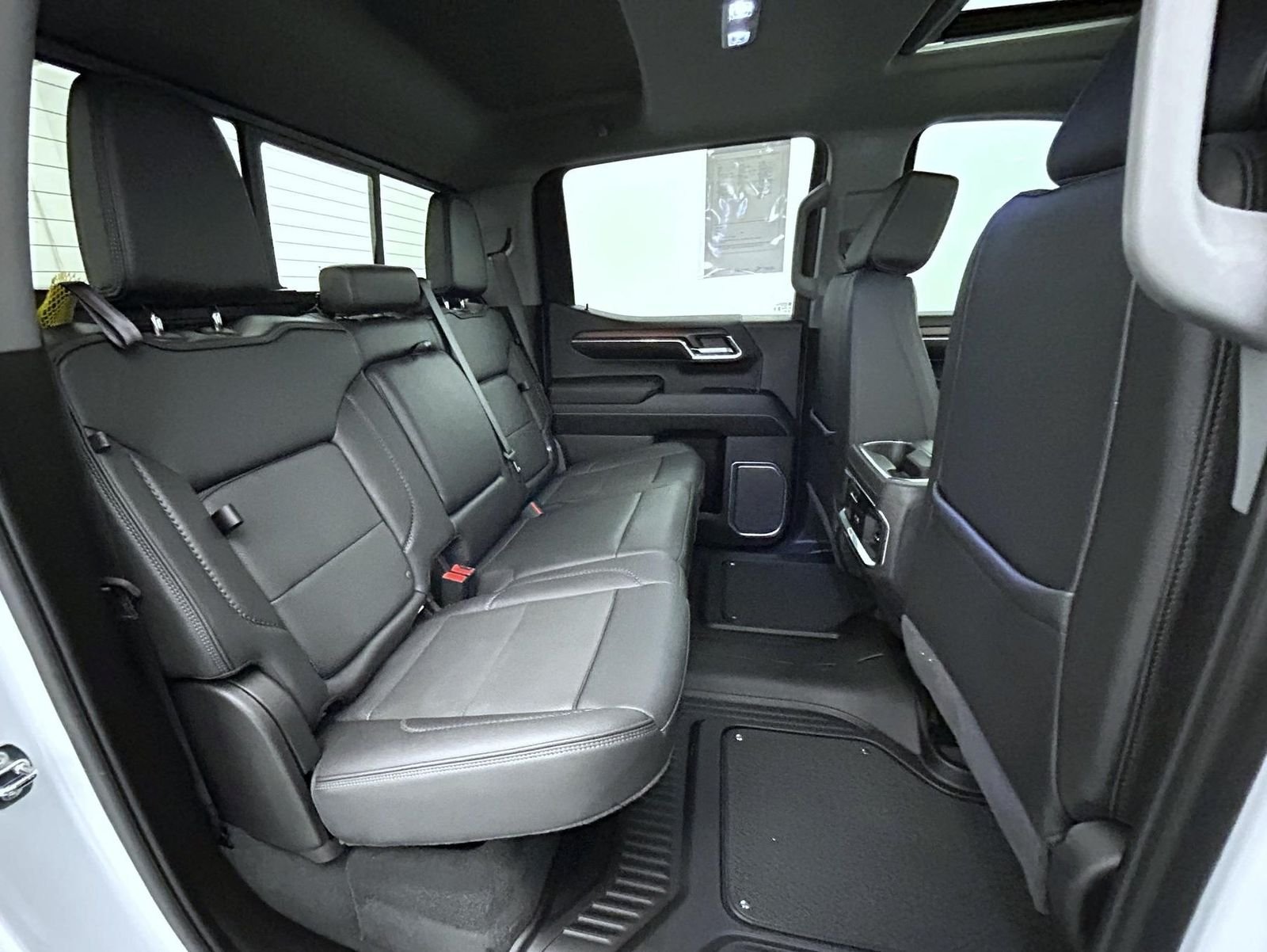 Used 2024 White GMC Denali image 19