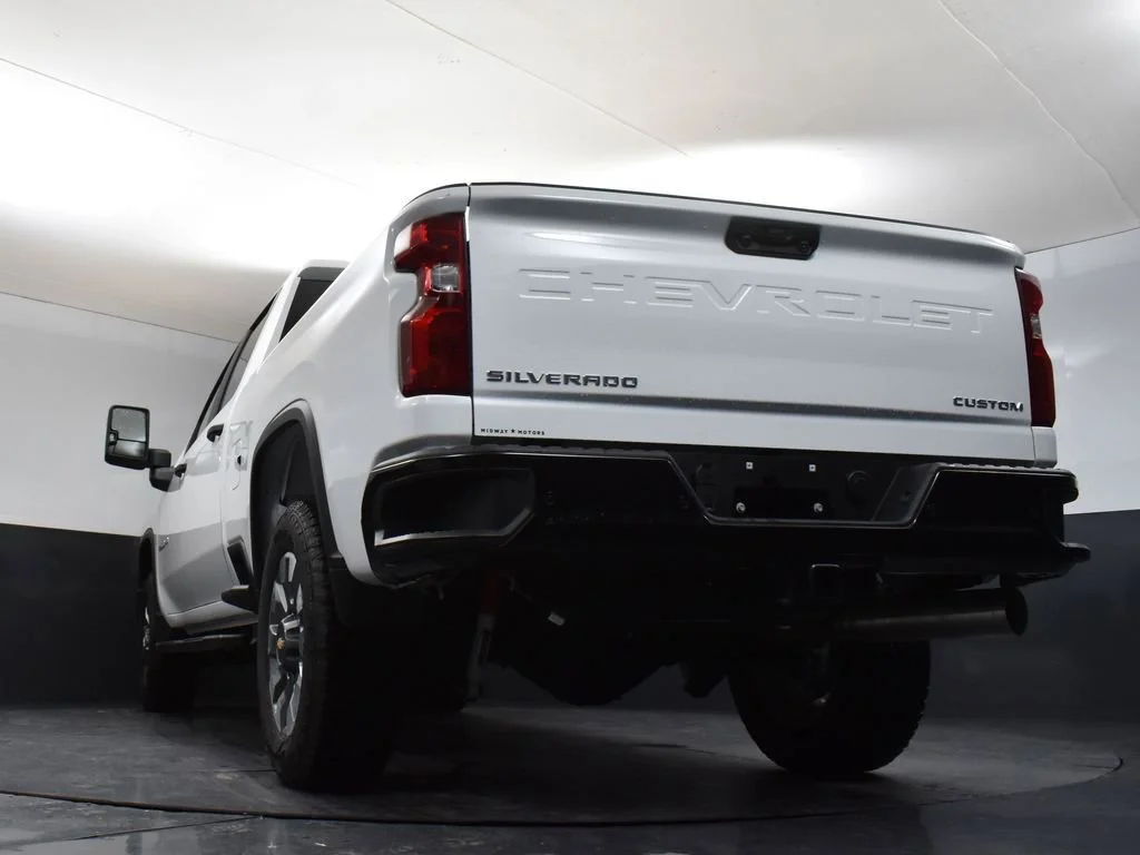New 2026 Summit White Chevrolet Custom image 44