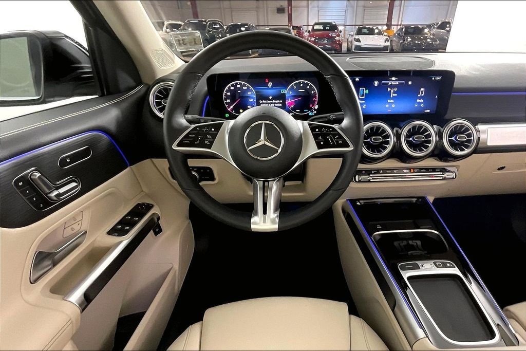 Used 2026 Black Mercedes-Benz GLB 250 image 5
