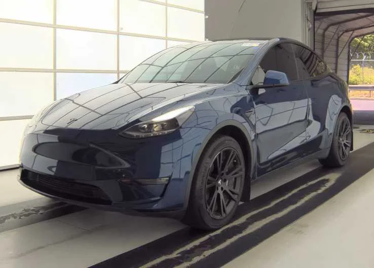 2023 Tesla Model Y Long Range Dual Motor All-Wheel Drive's photo