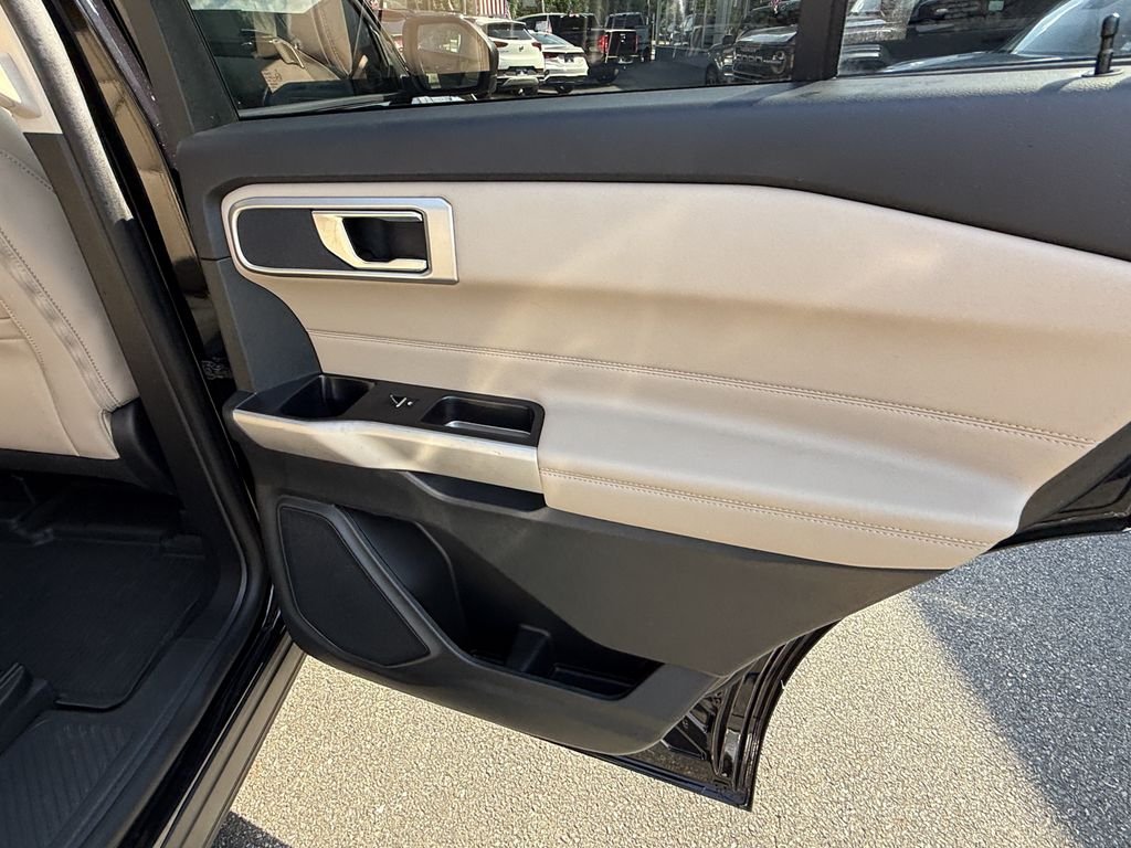 Used 2023 Black Ford XLT image 32