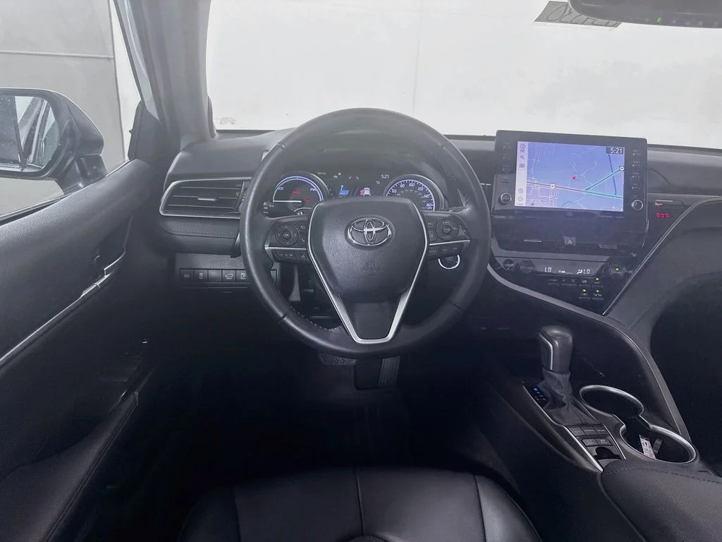 Used 2021 Wind Chill Pearl Toyota Hybrid XLE image 22