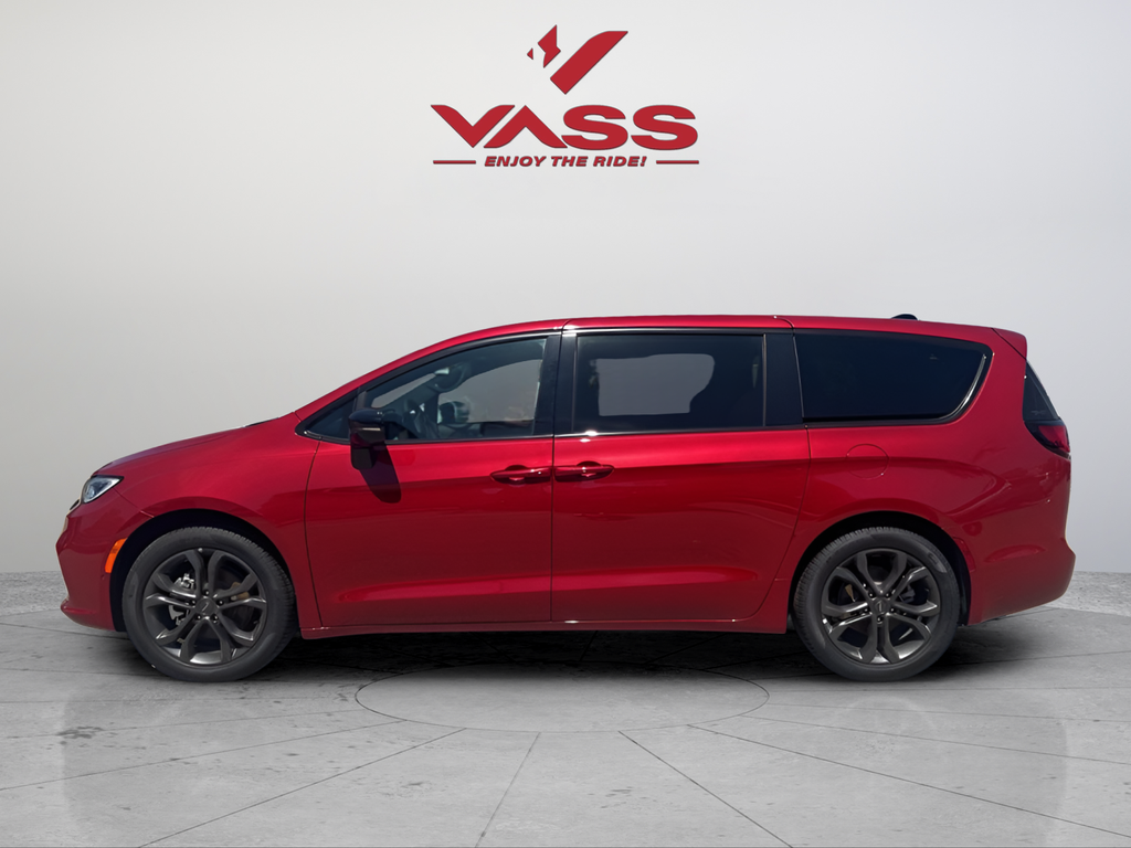 New 2026 Red Hot Pearl-Coat Exterior Paint Chrysler Select image 2
