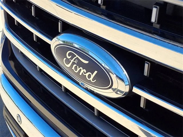 Used 2022  Ford XL image 48
