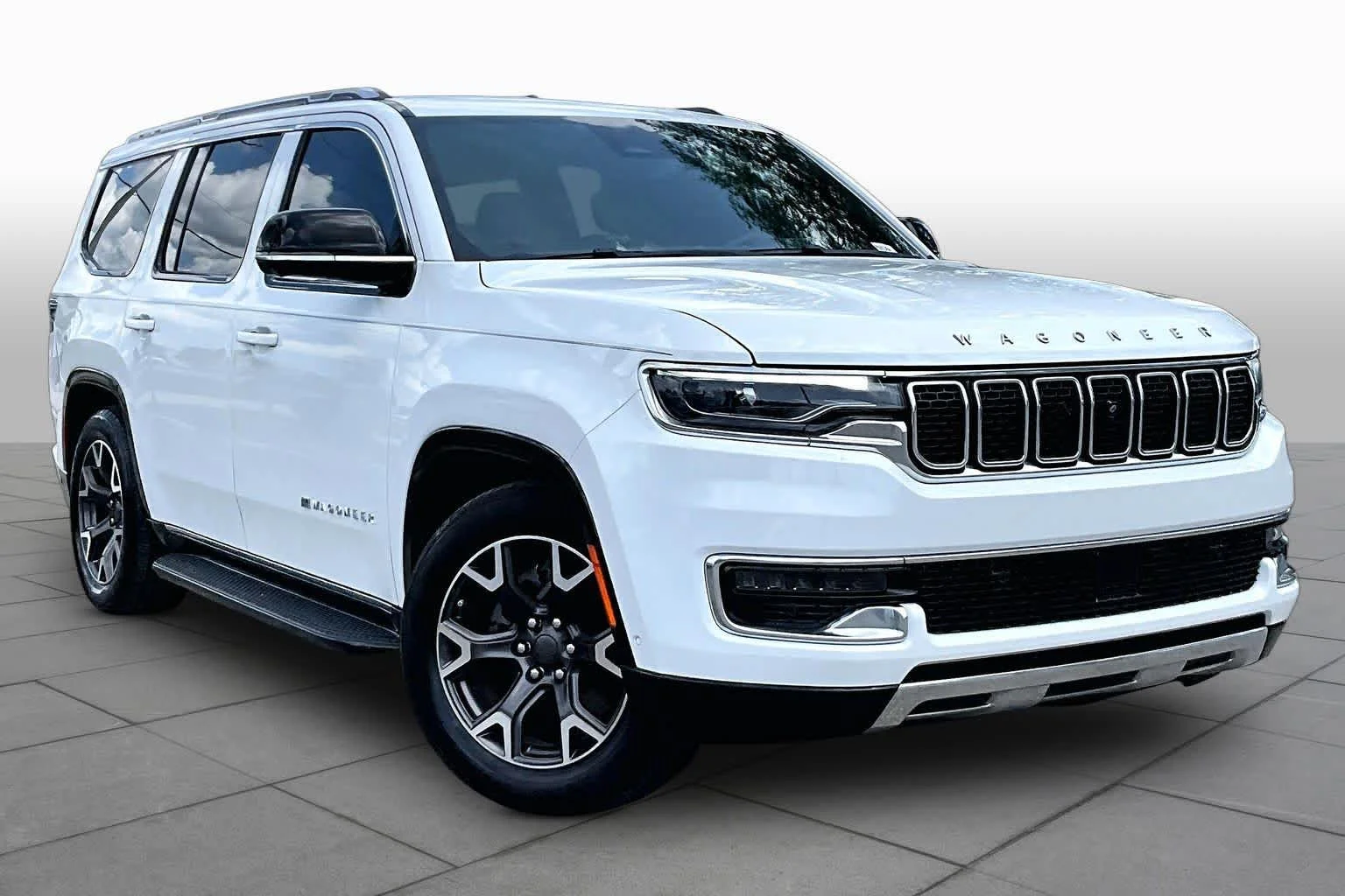 Used 2023 Bright White Clearcoat Jeep Series III image 4