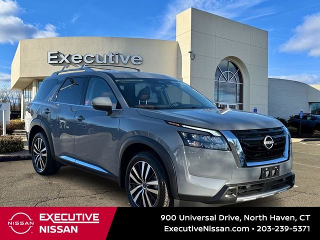 2025 Nissan Pathfinder Platinum 4WD's photo