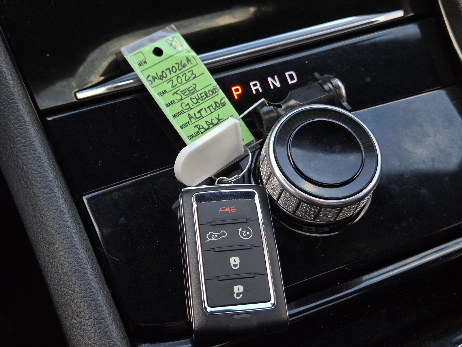 Used 2023 Diamond Black Crystal Pearlcoat Jeep Altitude image 42
