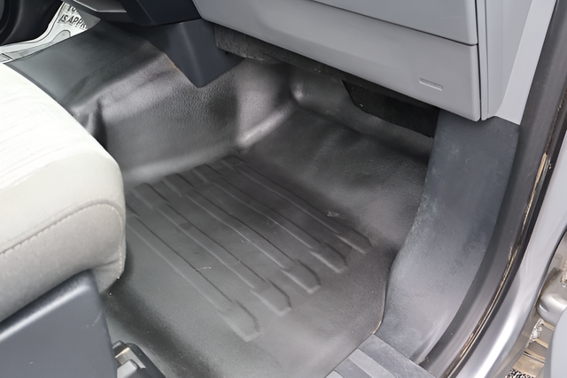 Used 2023 Silver Ford XL image 20