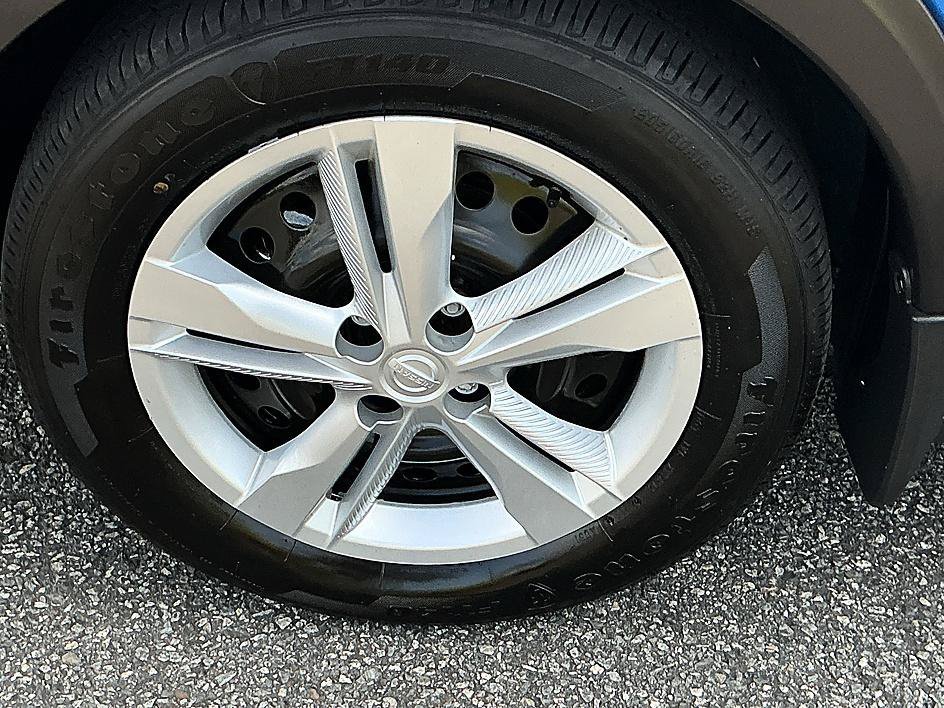 Used 2025 Electric Blue Metallic Nissan S image 9