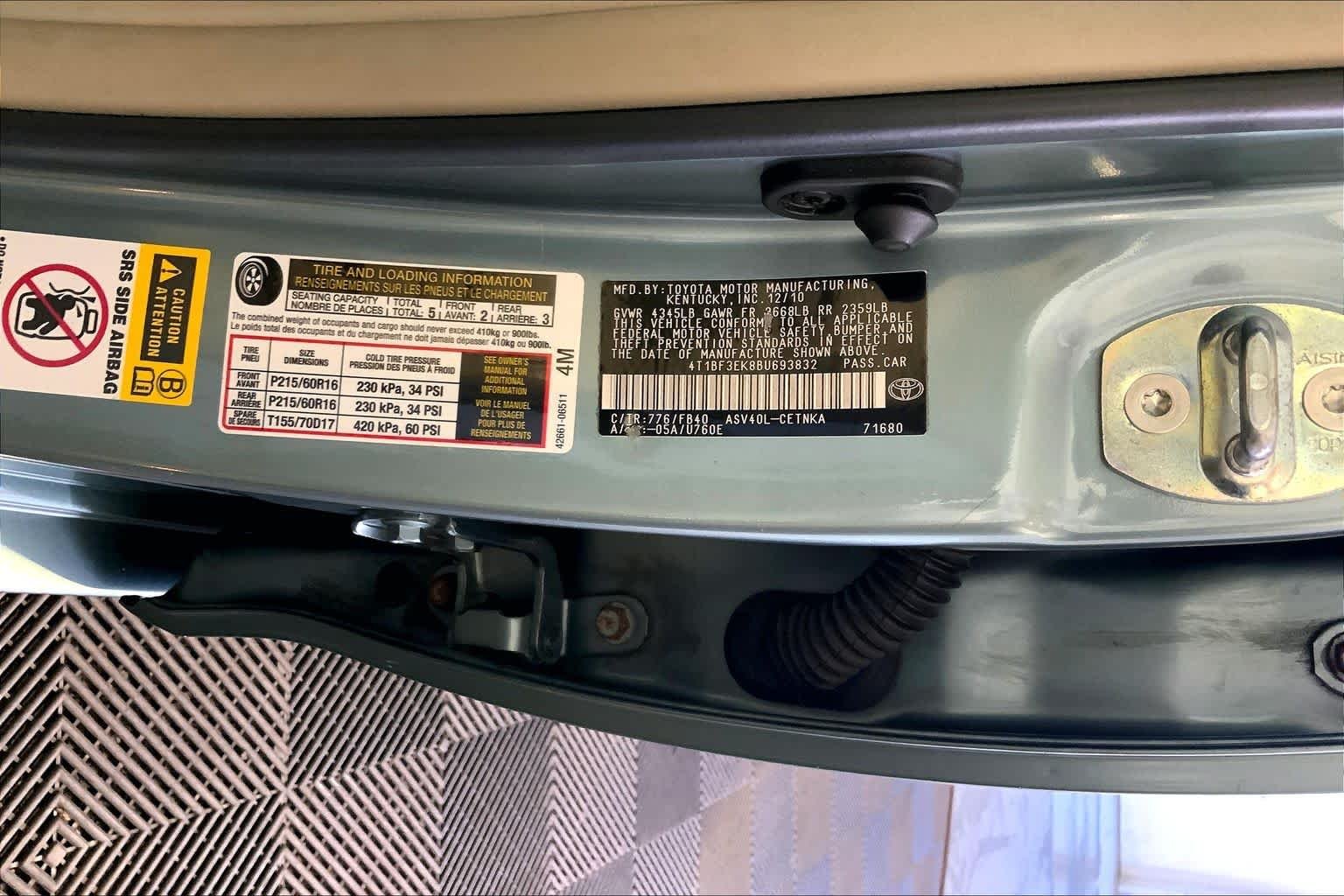 Used 2011 Aloe Green Metallic Toyota LE image 33
