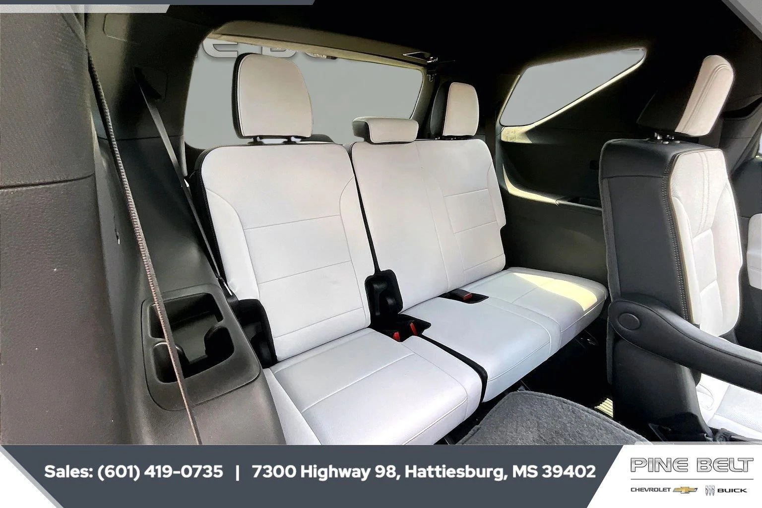 Used 2025 Iridescent Pearl Tricoat Chevrolet High Country image 21
