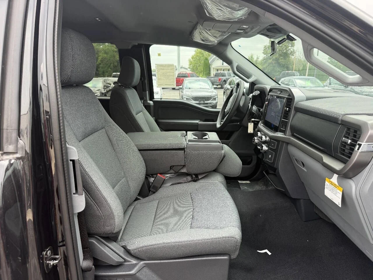 New 2026 Agate Black Metallic Ford XLT image 5